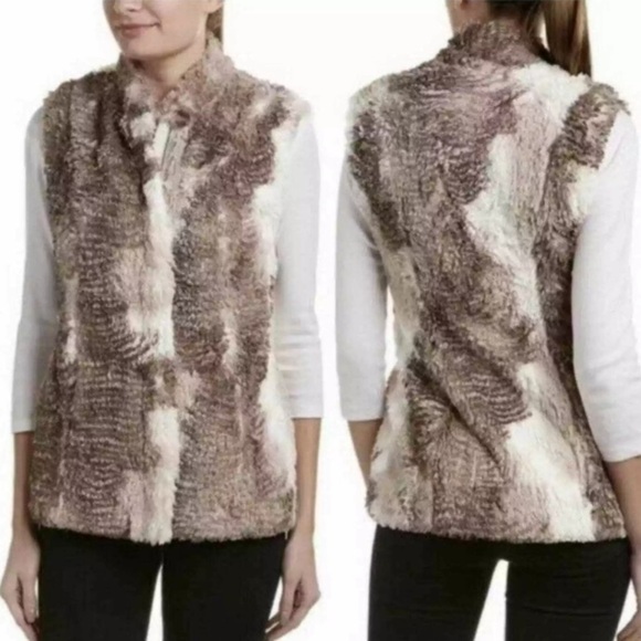 Cabi Aspen Faux Fur Vest Size Medium - Picture 15 of 16